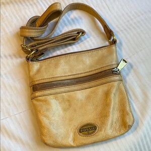 LAST CHANCE BAG‼️ Fossil “Explorer” Mini Crossbody